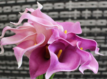 Load image into Gallery viewer, 15 Purple Lavender Real Touch Calla Lily