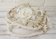 Load image into Gallery viewer, White with Gold Accent Traditional Lasso