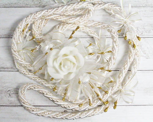 White with Gold Accent Traditional Lasso
