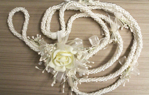 Ivory with Gold Accent Traditional Lasso