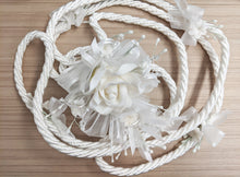 Load image into Gallery viewer, White Accent Traditional Lasso