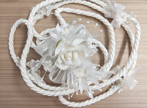 White Accent Traditional Lasso